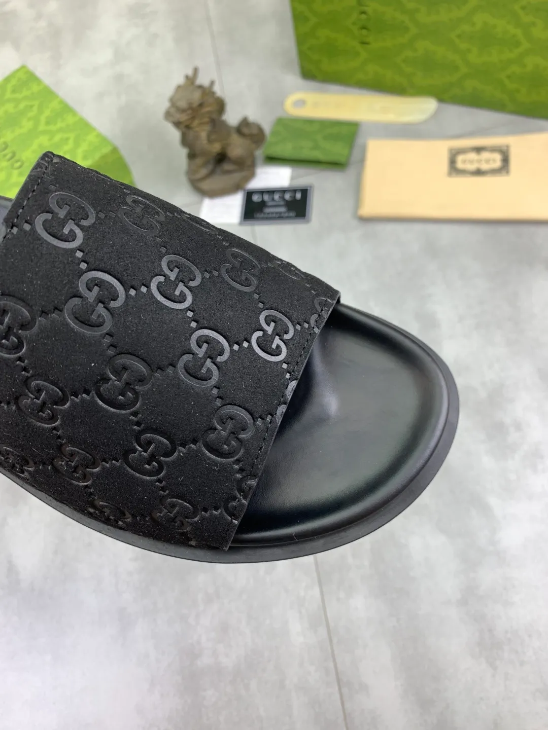 Men's Men's Shoes💰P320💰[New Style]🎁🎁🎁 High-quality GUCCI new casual slippers for the Year of the Snake, original official website, perfect workmanship, transmitting a kind of noble luxury, sublimating its definition of luxury in Gucci's high-end extraordinary craftsmanship. Original Gucci double G combination outsole, code number: 38-44 (45 customized)
